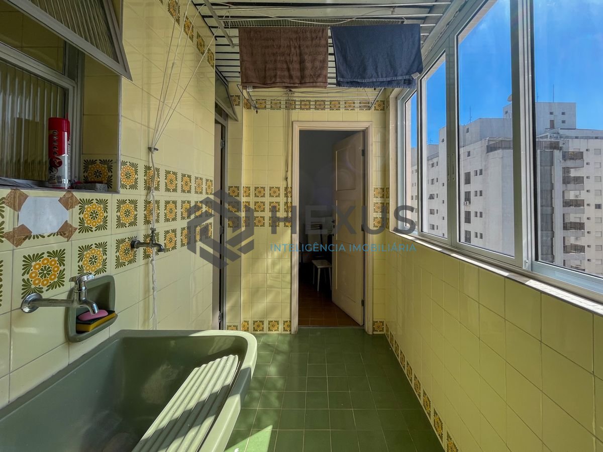 Foto 37 de Apartamento com varanda vista mar a 80m da praia nas Pitangueiras, Guarujá