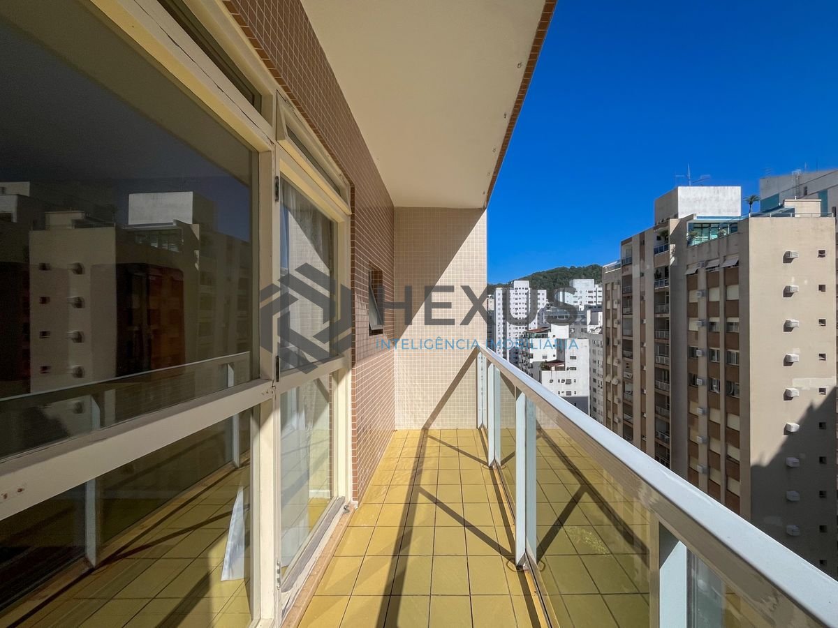 Foto 8 de Apartamento com varanda vista mar a 80m da praia nas Pitangueiras, Guarujá