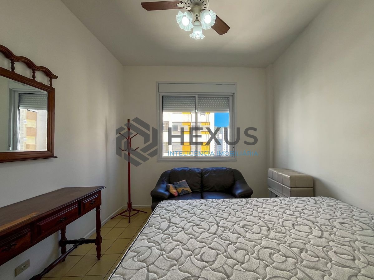 Foto 20 de Apartamento com varanda vista mar a 80m da praia nas Pitangueiras, Guarujá