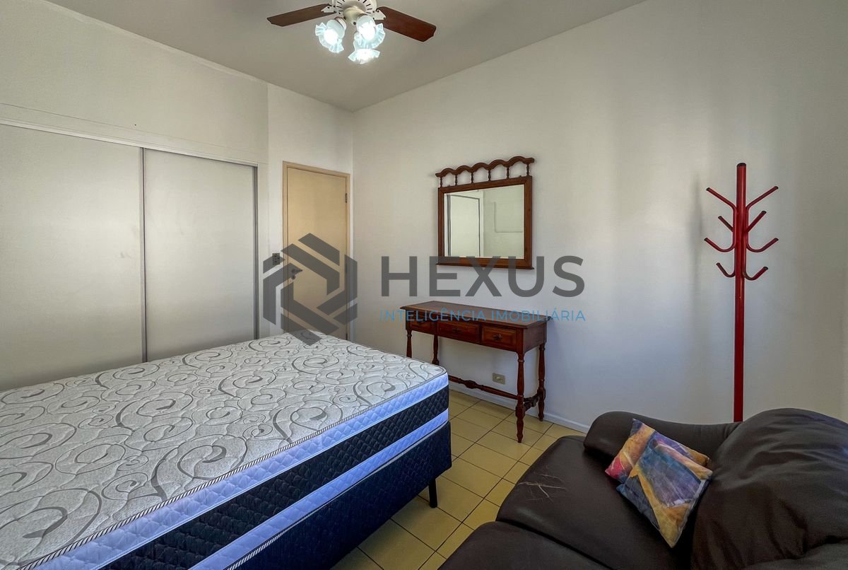 Foto 21 de Apartamento com varanda vista mar a 80m da praia nas Pitangueiras, Guarujá