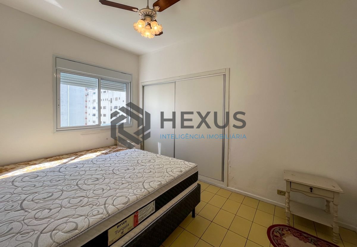 Foto 29 de Apartamento com varanda vista mar a 80m da praia nas Pitangueiras, Guarujá