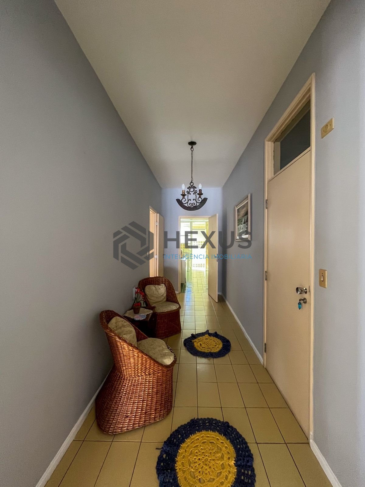Foto 25 de Apartamento com varanda vista mar a 80m da praia nas Pitangueiras, Guarujá