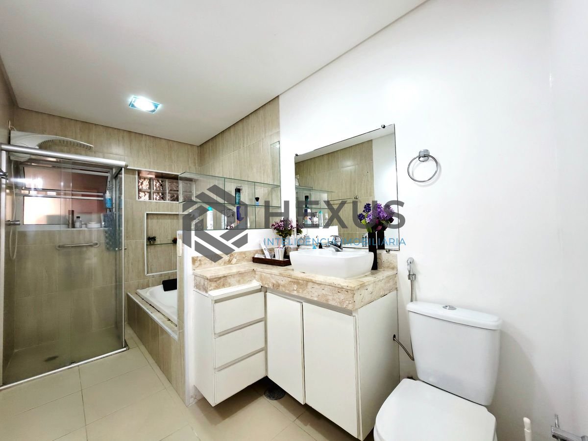 Foto 33 de Cobertura Triplex com varanda vista mar e lazer a 1 quadra da praia na região da Barra Funda nas Pitangueiras, Guarujá