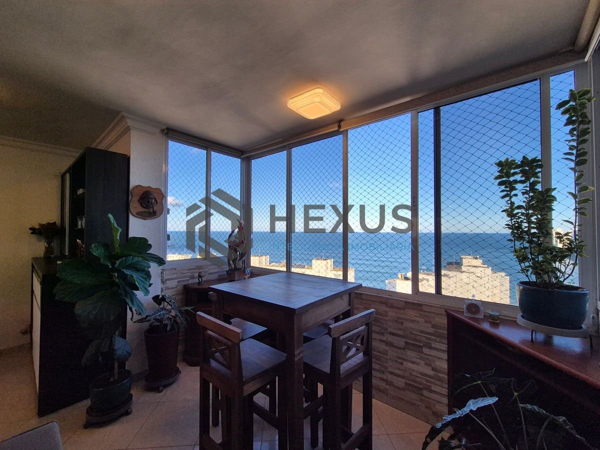 Foto 7 de Cobertura Triplex com varanda vista mar e lazer a 1 quadra da praia na região da Barra Funda nas Pitangueiras, Guarujá