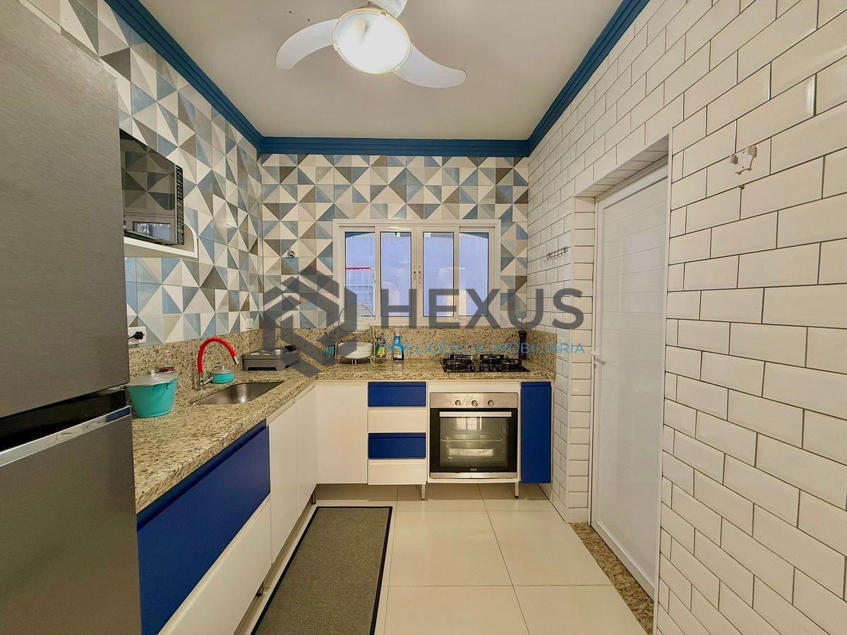 Foto 11 de Apartamento a 150m da Praia da Enseada à Venda - Guarujá -SP