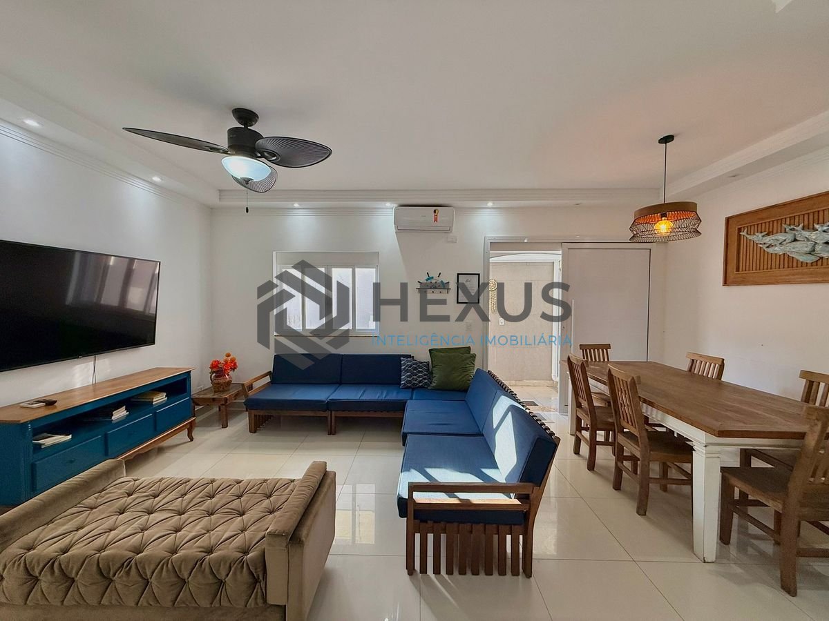 Foto 2 de Apartamento a 150m da Praia da Enseada à Venda - Guarujá -SP