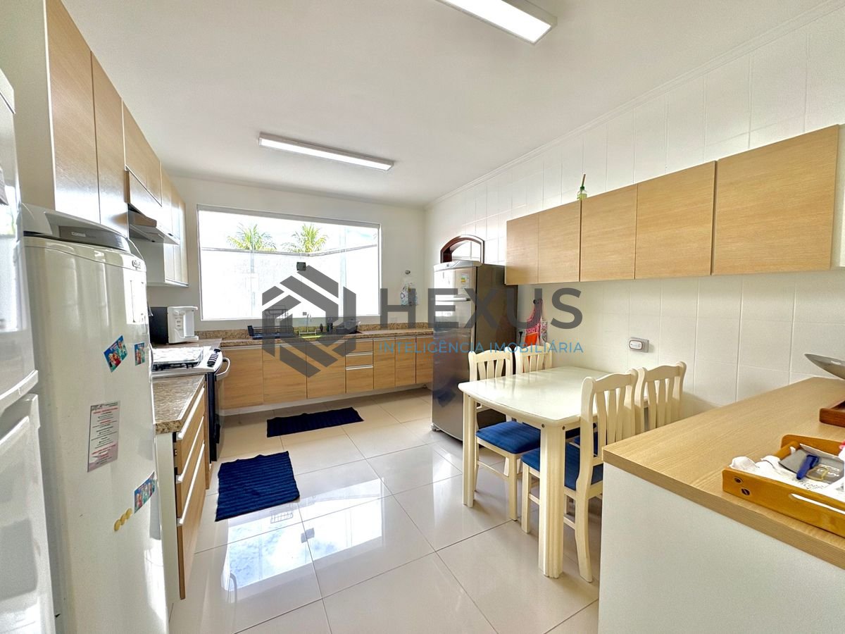 Foto 15 de Casa reformada com piscina e área gourmet no Jardim Acapulco, Guarujá