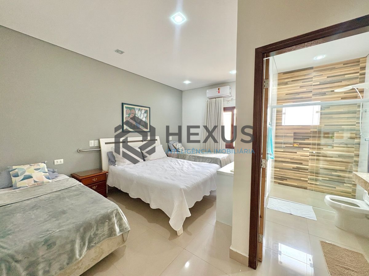 Foto 19 de Casa reformada com piscina e área gourmet no Jardim Acapulco, Guarujá