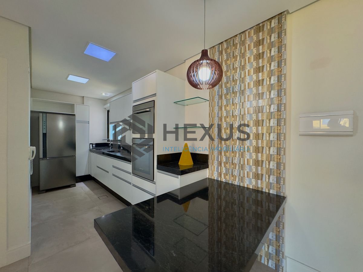 Foto 12 de Apartamento REFORMADO na Praia da Enseada à venda, Guarujá-SP.