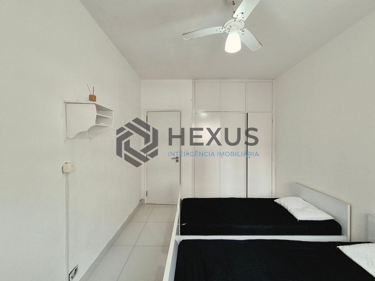 Foto 15 de Apartamento com varanda vista mar a 1 quadra da praia nas Pitangueiras, Guarujá