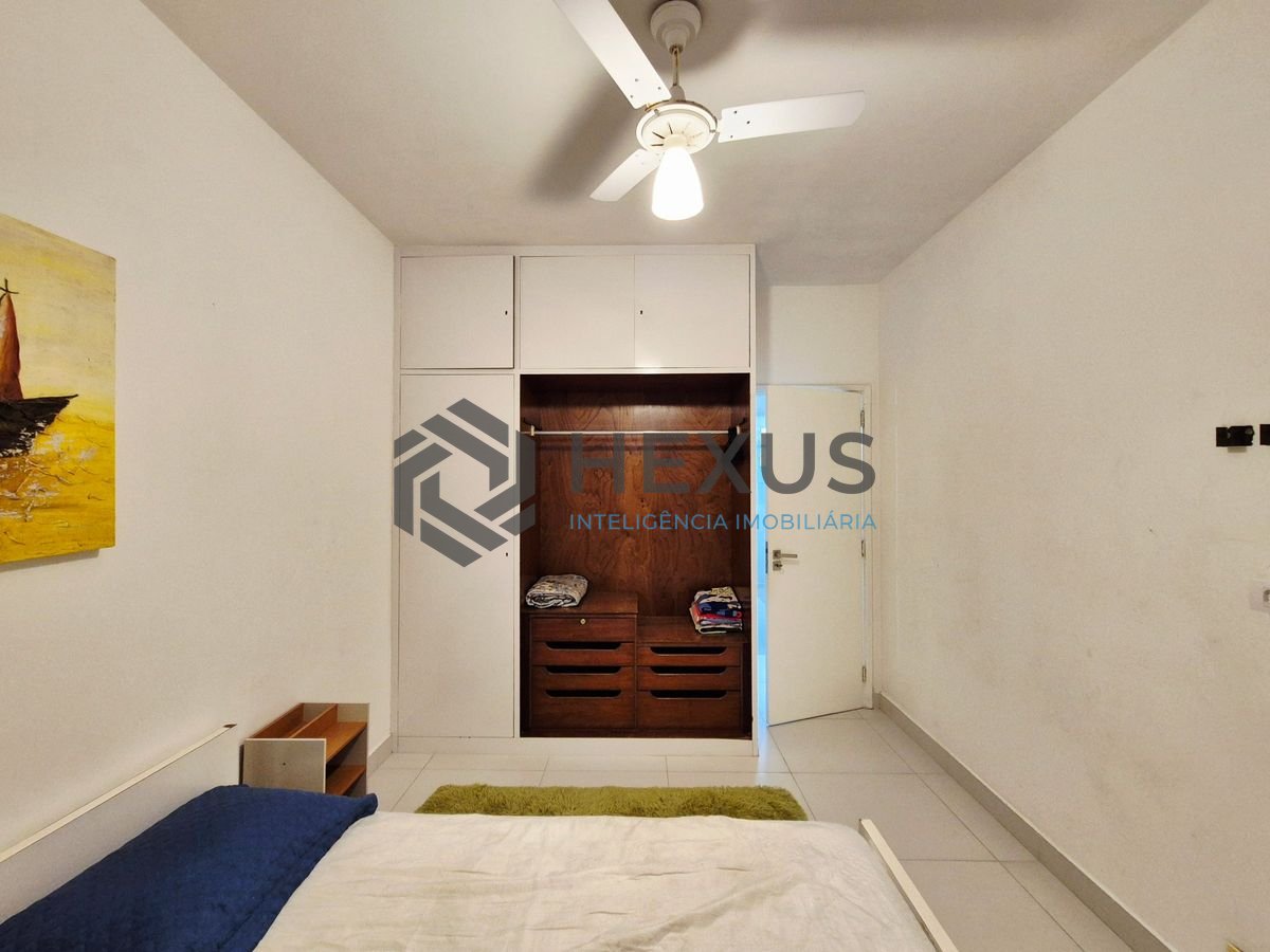 Foto 11 de Apartamento com varanda vista mar a 1 quadra da praia nas Pitangueiras, Guarujá