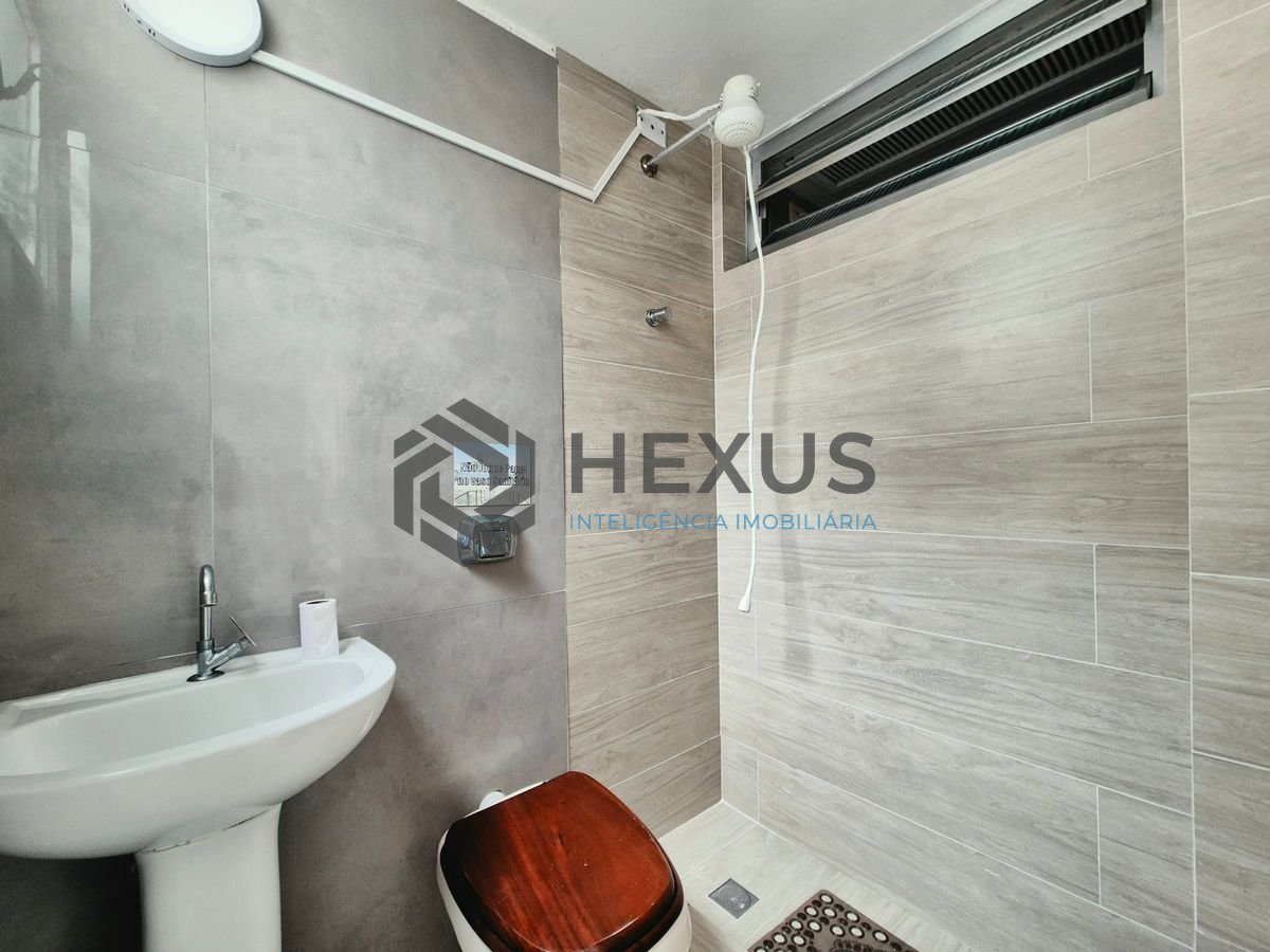 Foto 26 de Apartamento com varanda vista mar a 1 quadra da praia nas Pitangueiras, Guarujá