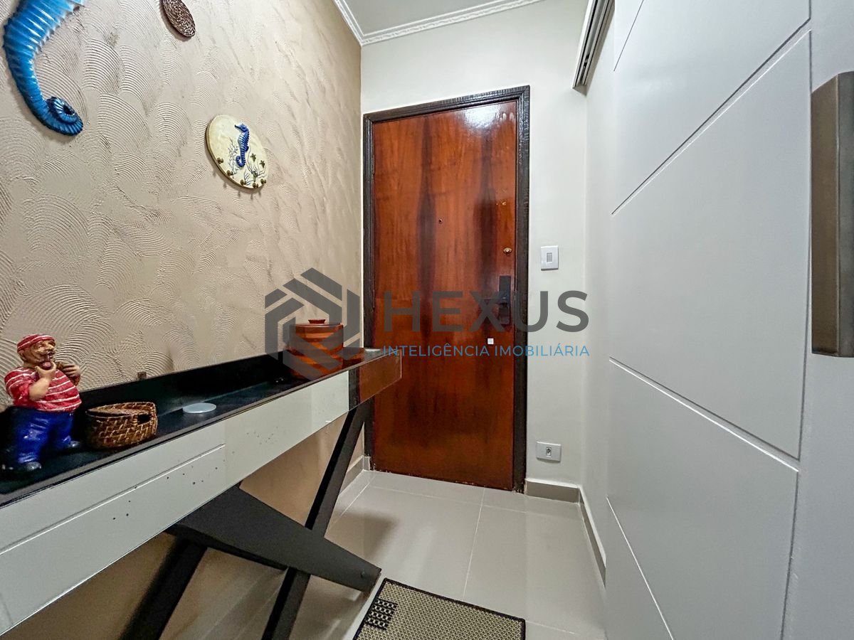 Foto 25 de Apartamento reformado com varanda a 450m da praia no Jardim Astúrias, Guarujá