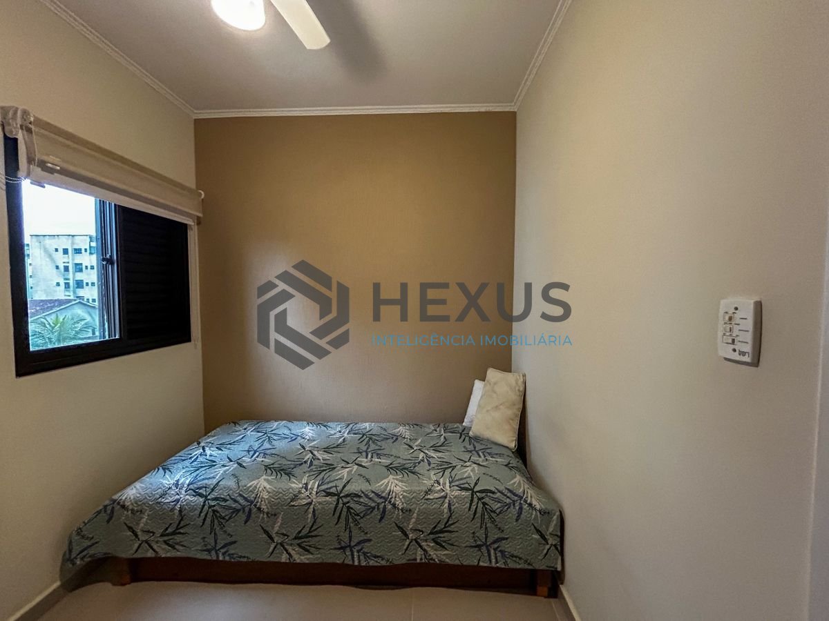 Foto 19 de Apartamento reformado com varanda a 450m da praia no Jardim Astúrias, Guarujá