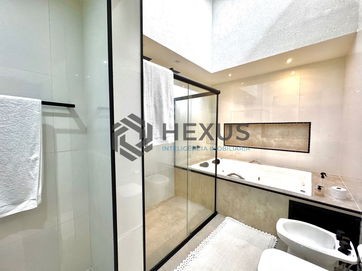 Foto 61 de Casa reformada com piscina e área gourmet no Jardim Acapulco, Guarujá