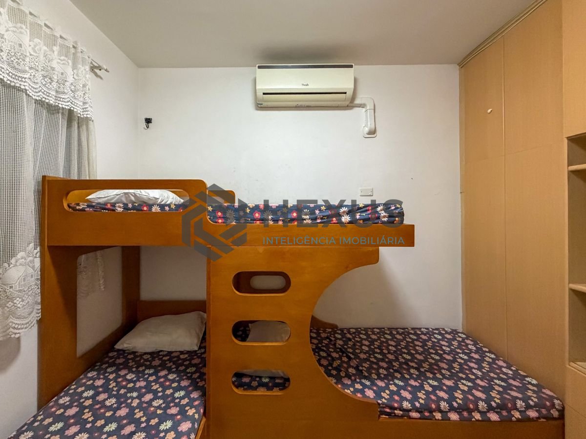 Foto 14 de Apartamento com varanda e lazer a 100m da praia na Enseada, Guarujá