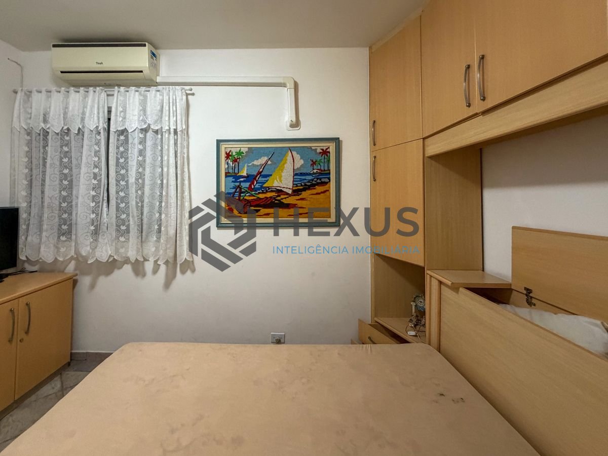 Foto 18 de Apartamento com varanda e lazer a 100m da praia na Enseada, Guarujá