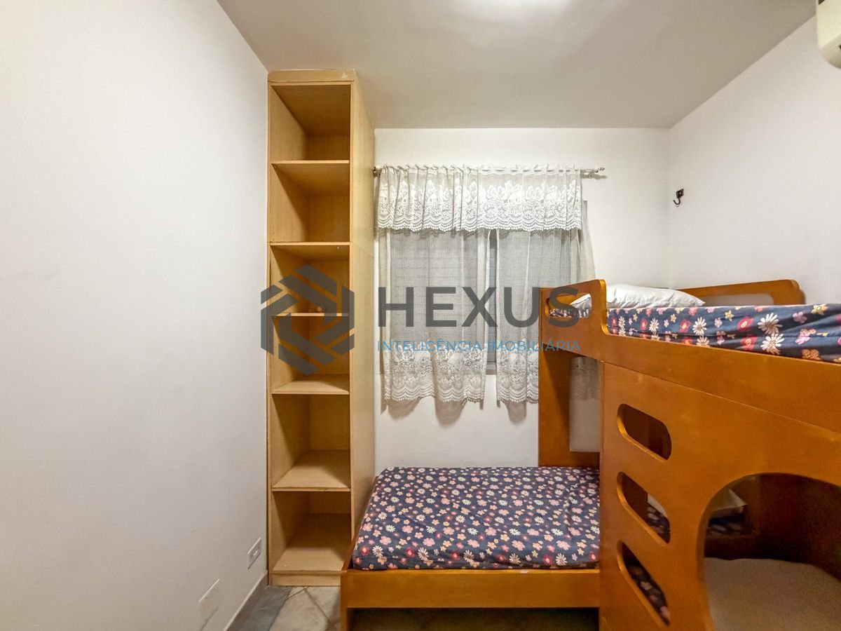 Foto 13 de Apartamento com varanda e lazer a 100m da praia na Enseada, Guarujá