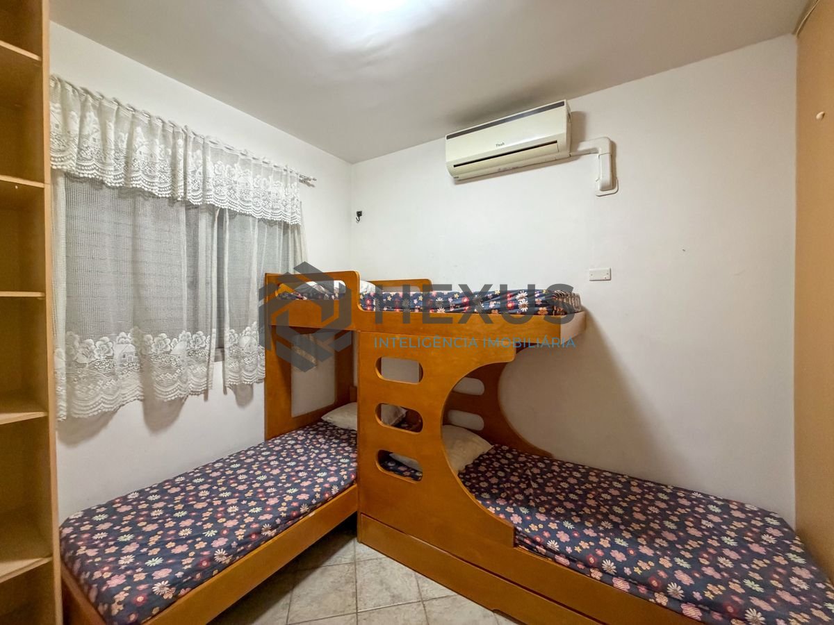 Foto 16 de Apartamento com varanda e lazer a 100m da praia na Enseada, Guarujá