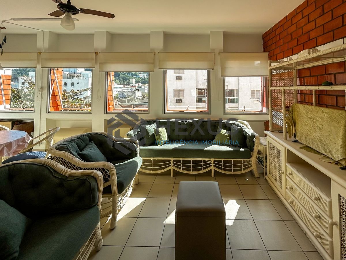 Foto 4 de Apartamento Duplex a 300m da praia na Enseada, Guarujá