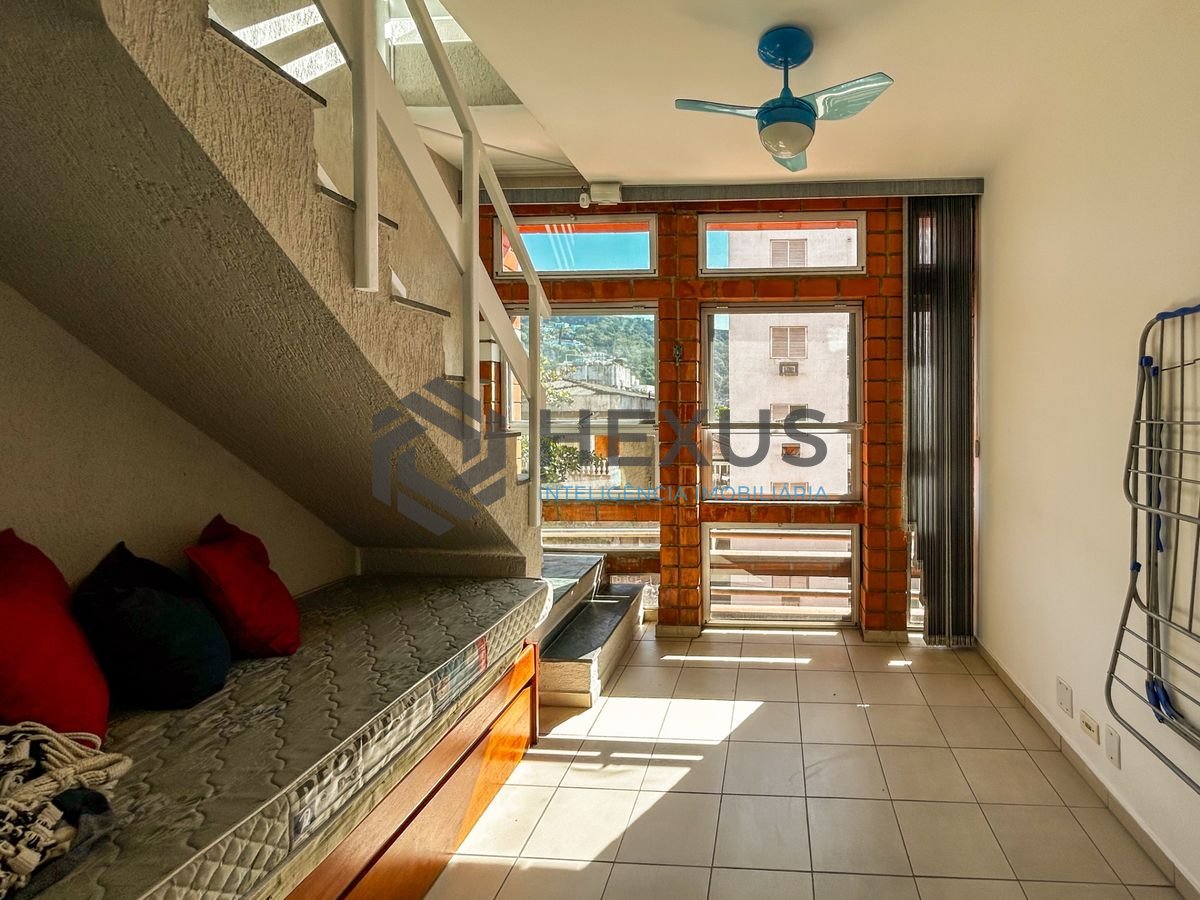 Foto 3 de Apartamento Duplex a 300m da praia na Enseada, Guarujá