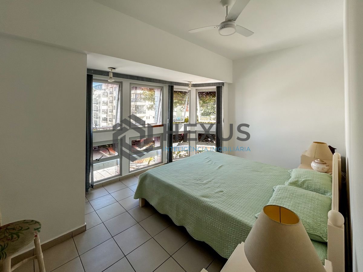 Foto 17 de Apartamento Duplex a 300m da praia na Enseada, Guarujá