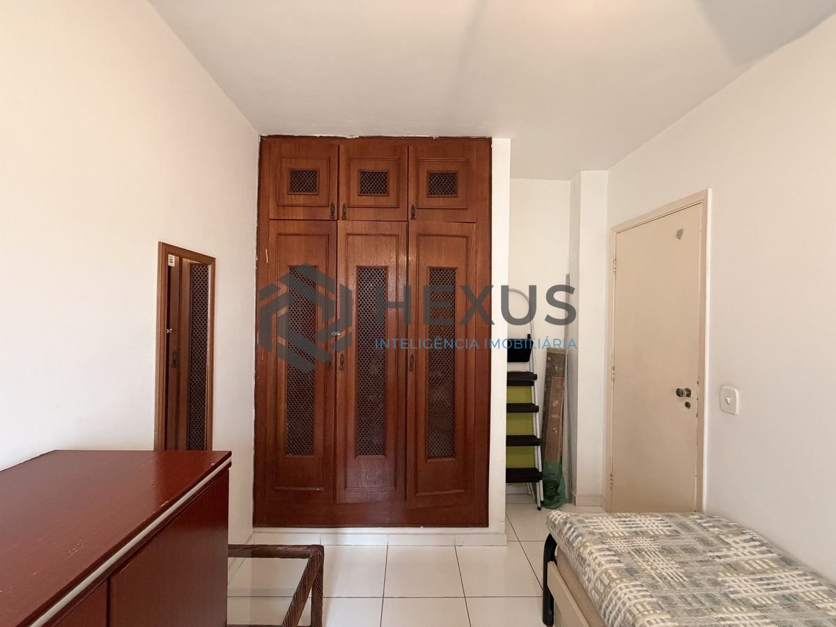 Foto 16 de Apartamento reformado com varanda a 500m da praia na região do Jardim São Miguel na Enseada, Guarujá
