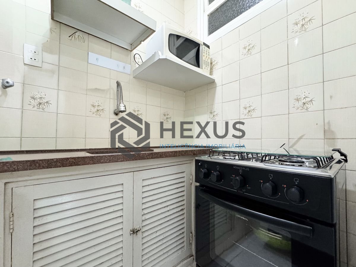 Foto 10 de Apartamento reformado a 1 quadra da praia na região da Barra Funda nas Pitangueiras, Guarujá