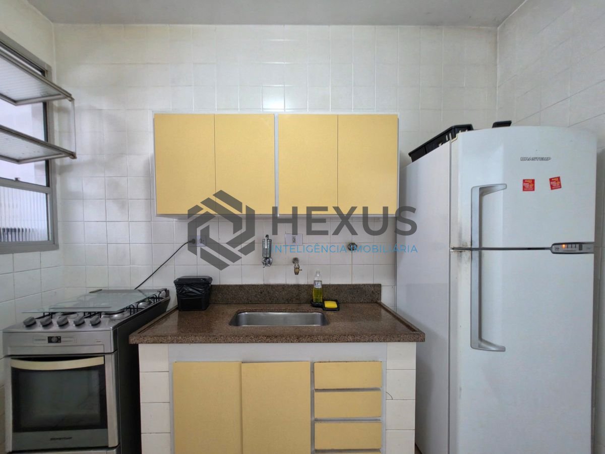 Foto 22 de Apartamento com varanda vista mar a 100m da praia nas Pitangueiras, Guarujá
