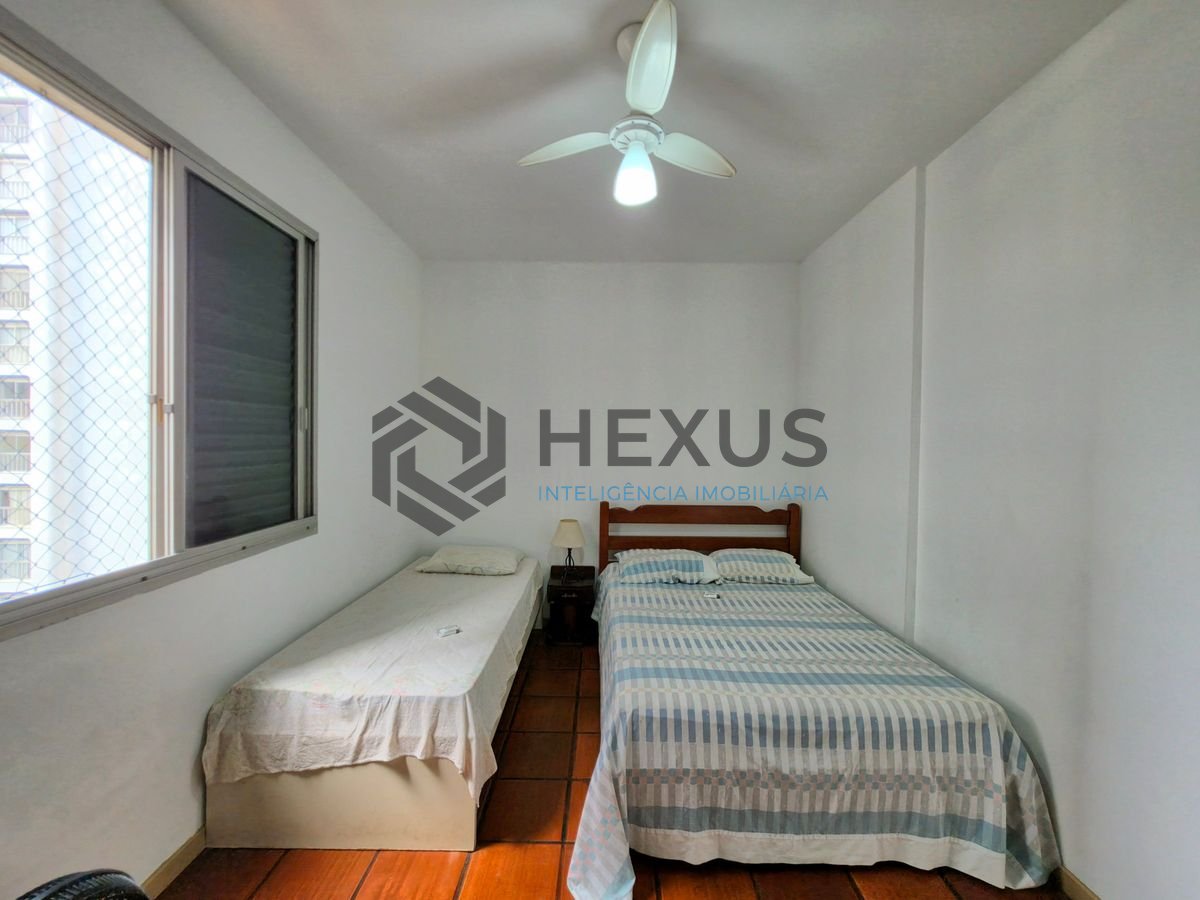 Foto 9 de Apartamento com varanda vista mar a 100m da praia nas Pitangueiras, Guarujá