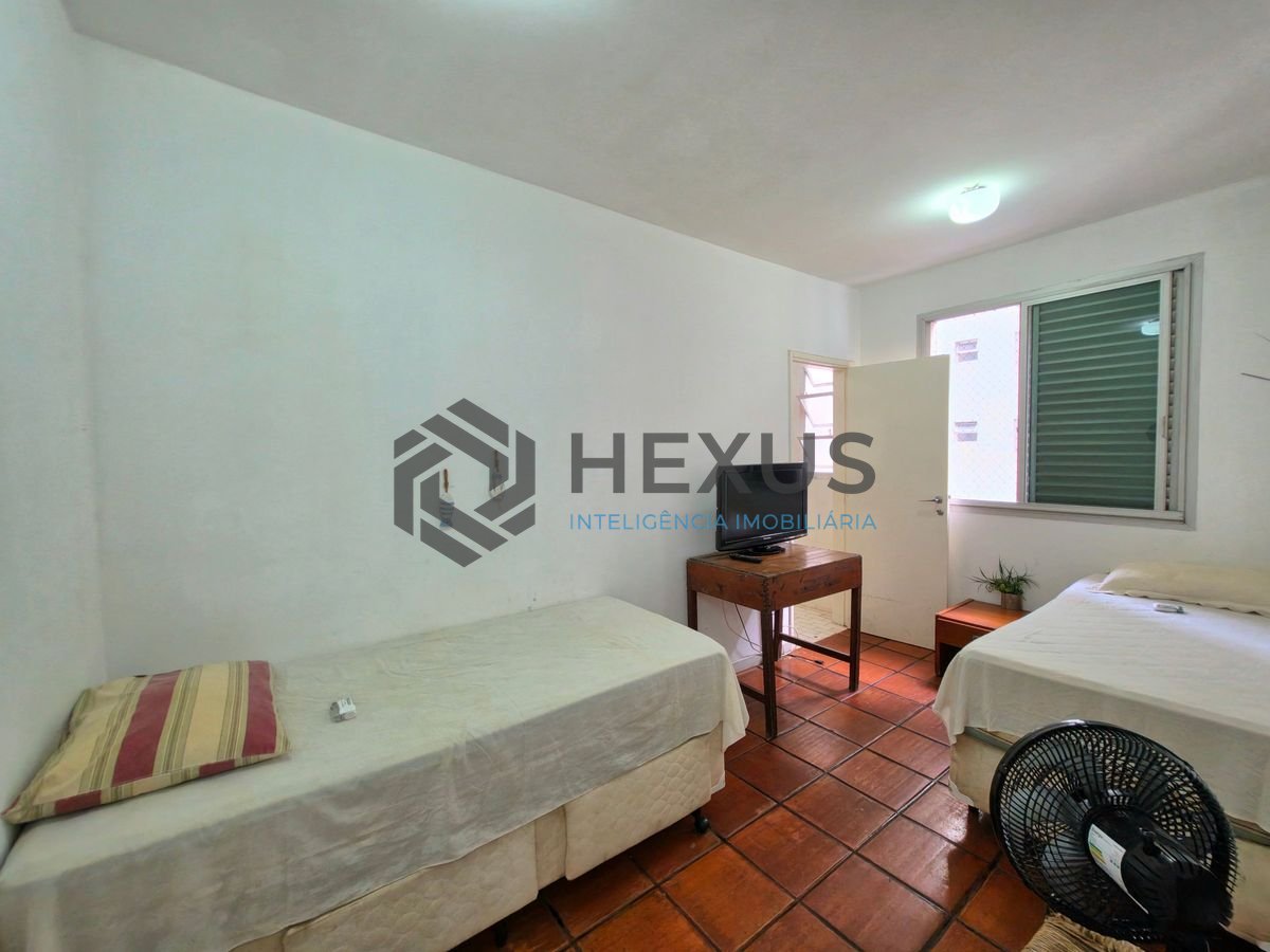 Foto 17 de Apartamento com varanda vista mar a 100m da praia nas Pitangueiras, Guarujá