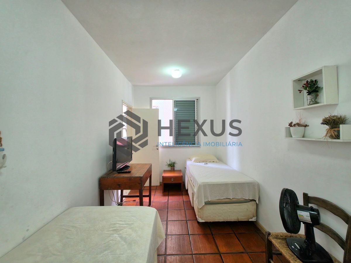 Foto 18 de Apartamento com varanda vista mar a 100m da praia nas Pitangueiras, Guarujá