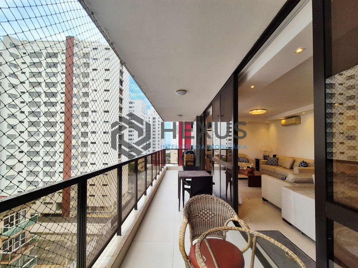 Foto 8 de Apartamento com varanda e lazer a 2 quadras da praia na região da Vila Maia nas Pitangueiras, Guarujá