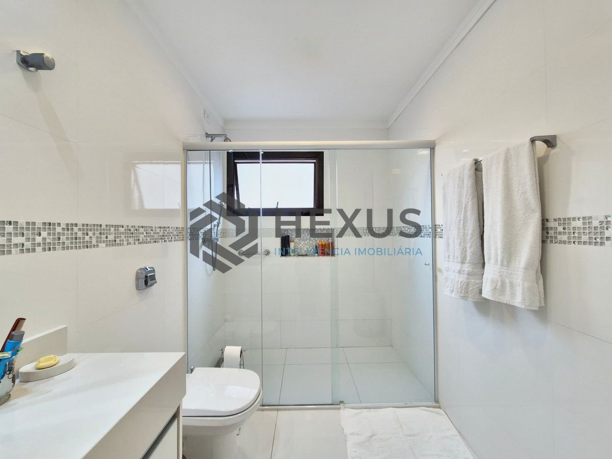 Foto 26 de Apartamento com varanda e lazer a 2 quadras da praia na região da Vila Maia nas Pitangueiras, Guarujá