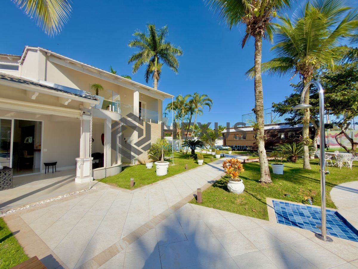 Foto 5 de Mansão de alto padrão com piscina e área gourmet no Jardim Acapulco, Guarujá