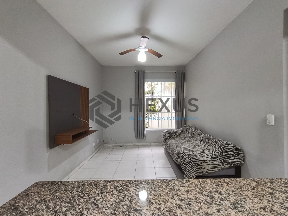 Foto 3 de Apartamento reformado e lazer a 200m da praia na Enseada, Guarujá