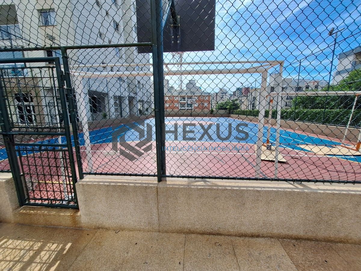Foto 21 de Apto reformado com varanda e lazer de clube nas Astúrias, Guarujá, SP