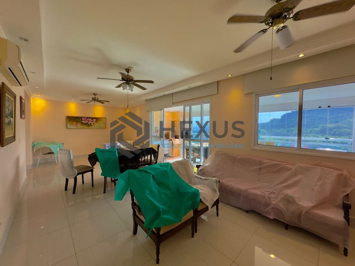 Foto 9 de Apartamento reformado com varanda a 50m da praia no Jardim Astúrias, Guarujá