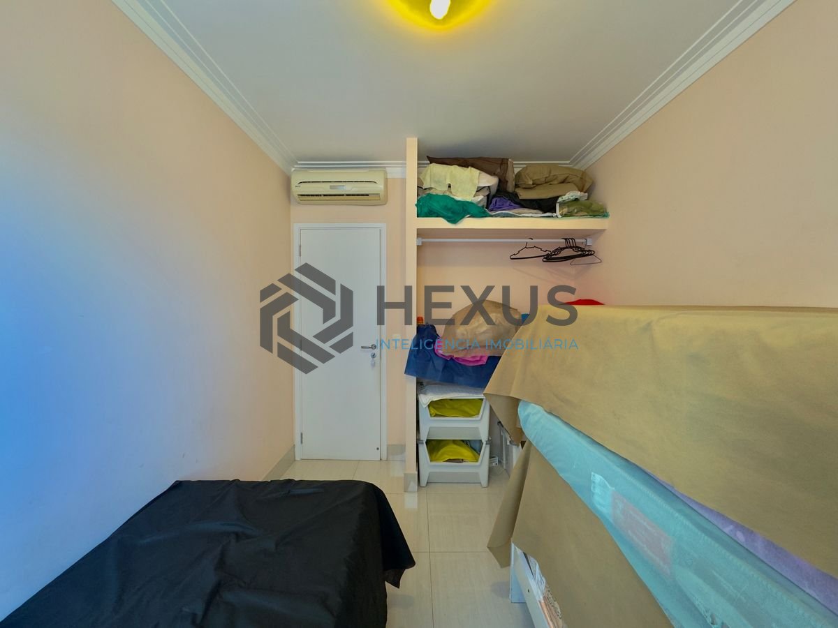 Foto 14 de Apartamento reformado com varanda a 50m da praia no Jardim Astúrias, Guarujá