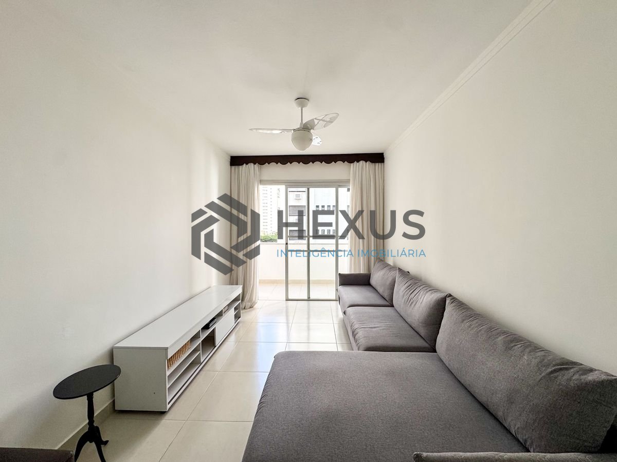Foto 3 de Apartamento reformado com varanda vista mar e lazer a 250m da praia nas Pitangueiras, Guarujá