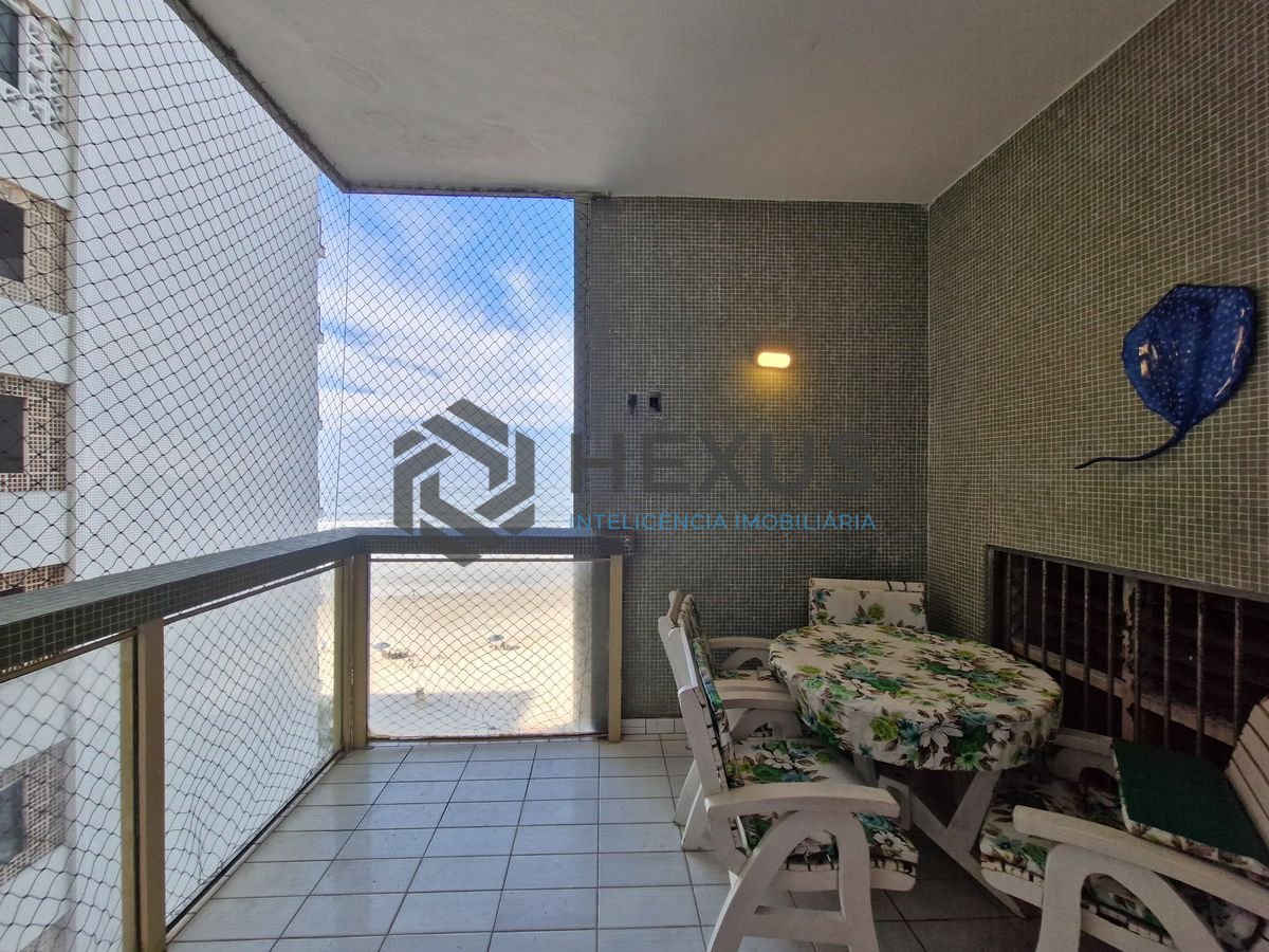 Foto 8 de Apartamento com varanda vista mar na beira mar da praia nas Pitangueiras, Guarujá