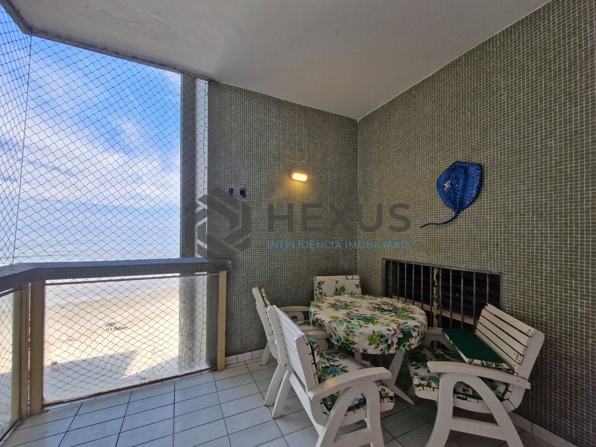 Foto 9 de Apartamento com varanda vista mar na beira mar da praia nas Pitangueiras, Guarujá