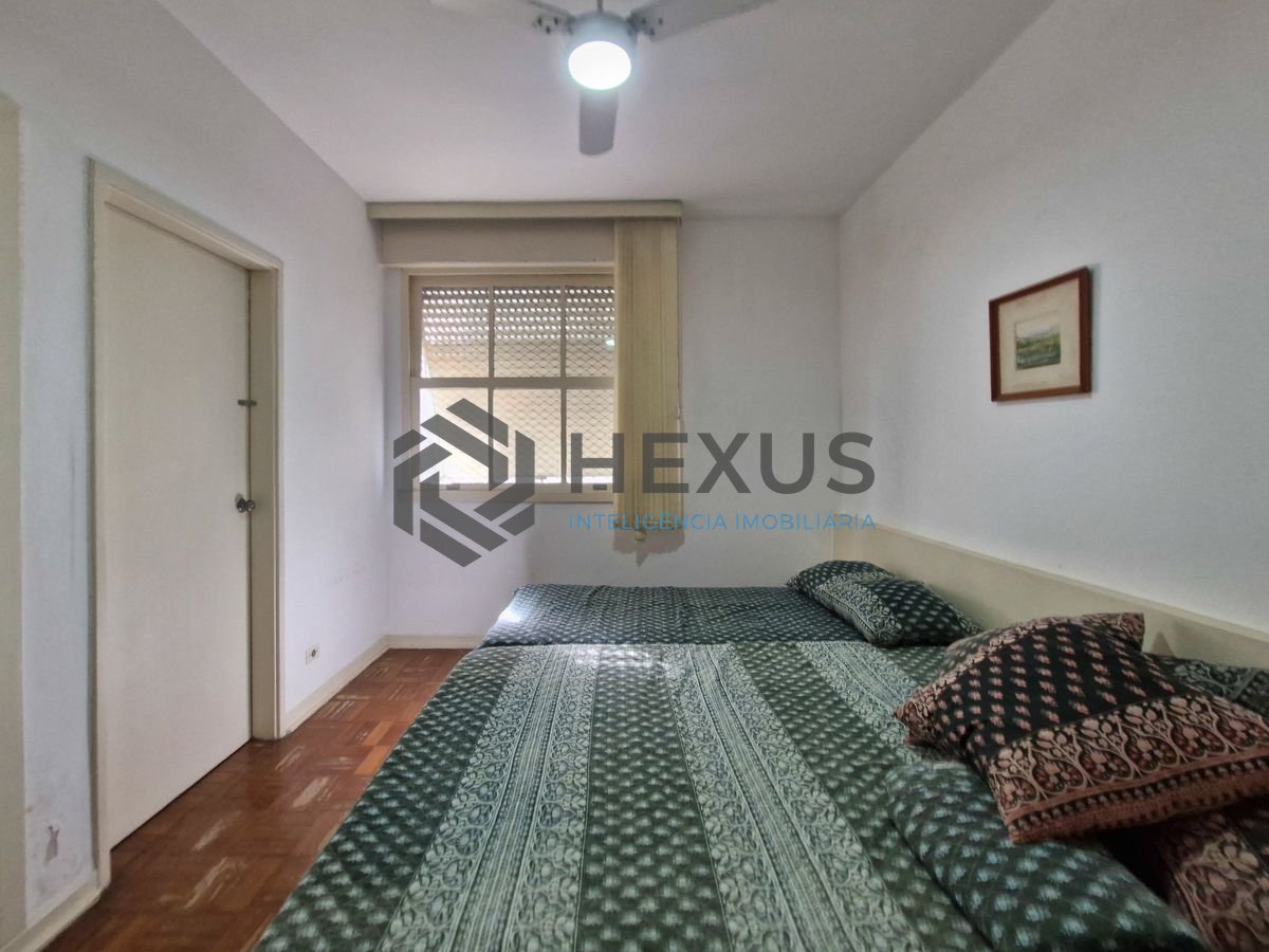 Foto 19 de Apartamento com varanda vista mar na beira mar da praia nas Pitangueiras, Guarujá