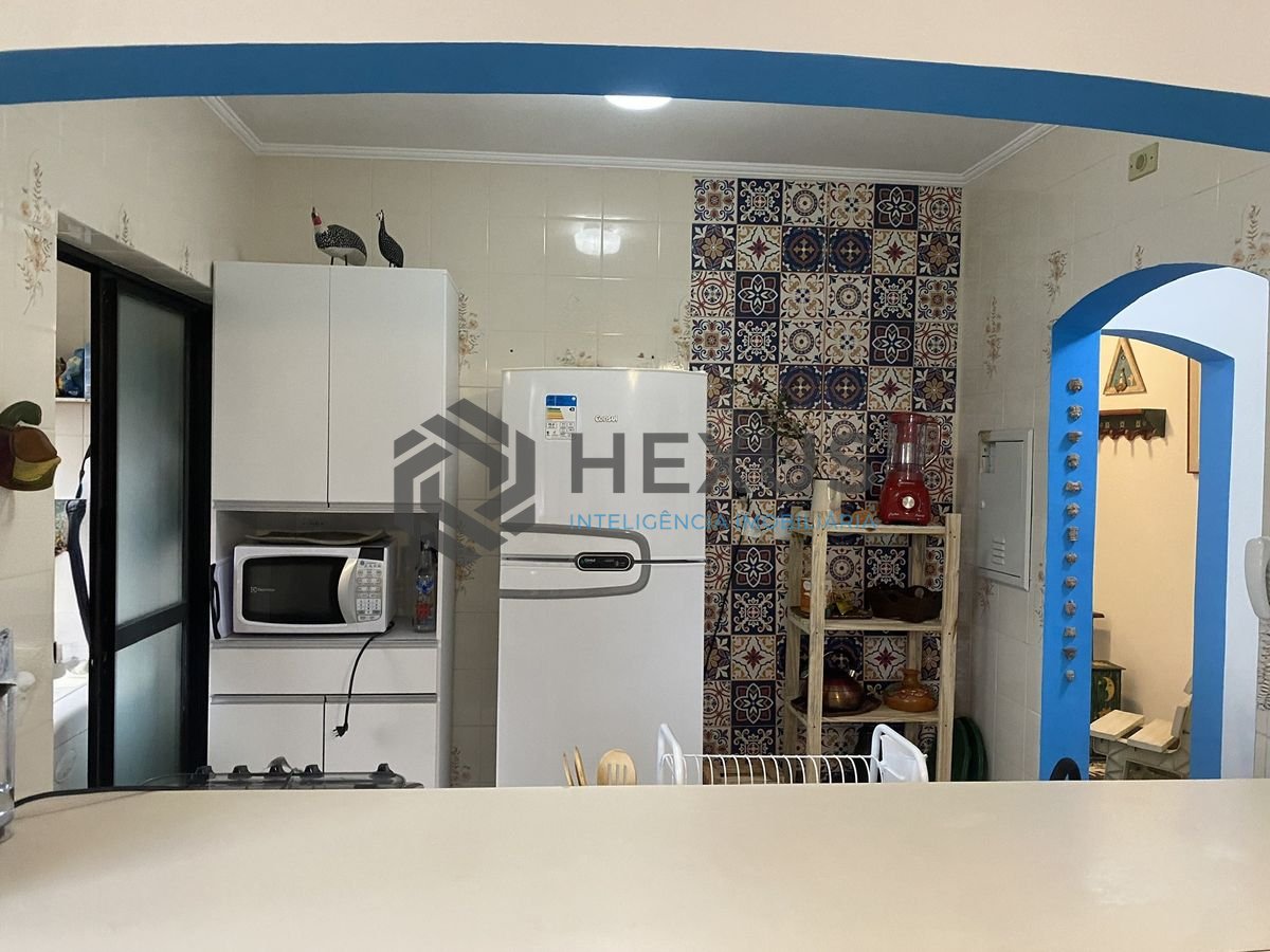 Foto 9 de Apartamento com varanda a 2 quadras da praia no Tombo, Guarujá