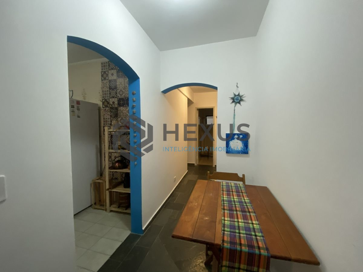 Foto 6 de Apartamento com varanda a 2 quadras da praia no Tombo, Guarujá