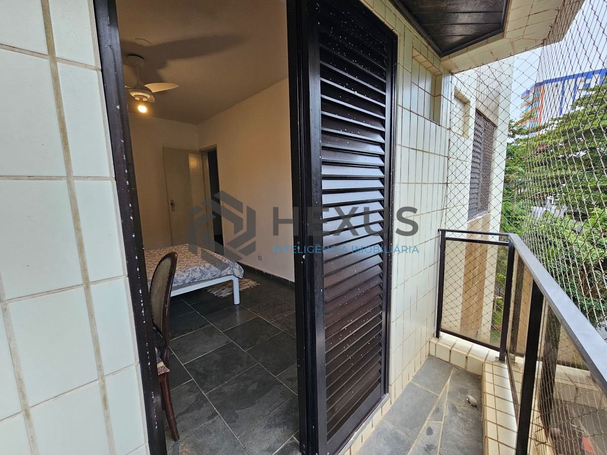 Foto 13 de Apartamento com varanda a 2 quadras da praia no Tombo, Guarujá