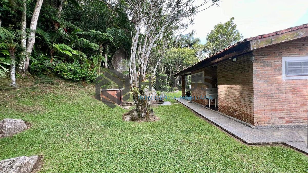 Foto 38 de Casa com lago área gourmet e piscina no Jardim Guaiuba, Guarujá