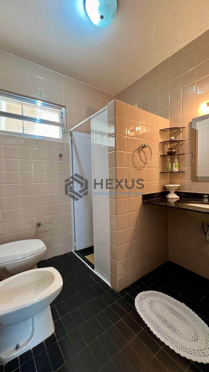 Foto 24 de Casa com lago área gourmet e piscina no Jardim Guaiuba, Guarujá