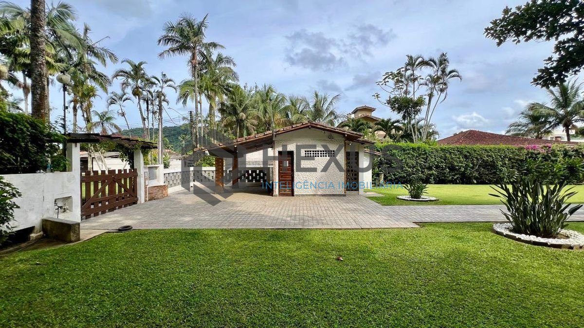 Foto 34 de Casa com lago área gourmet e piscina no Jardim Guaiuba, Guarujá