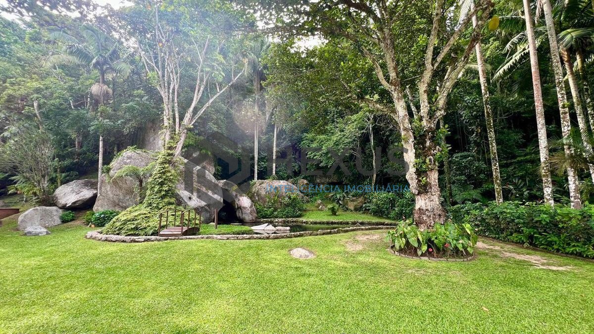 Foto 25 de Casa com lago área gourmet e piscina no Jardim Guaiuba, Guarujá